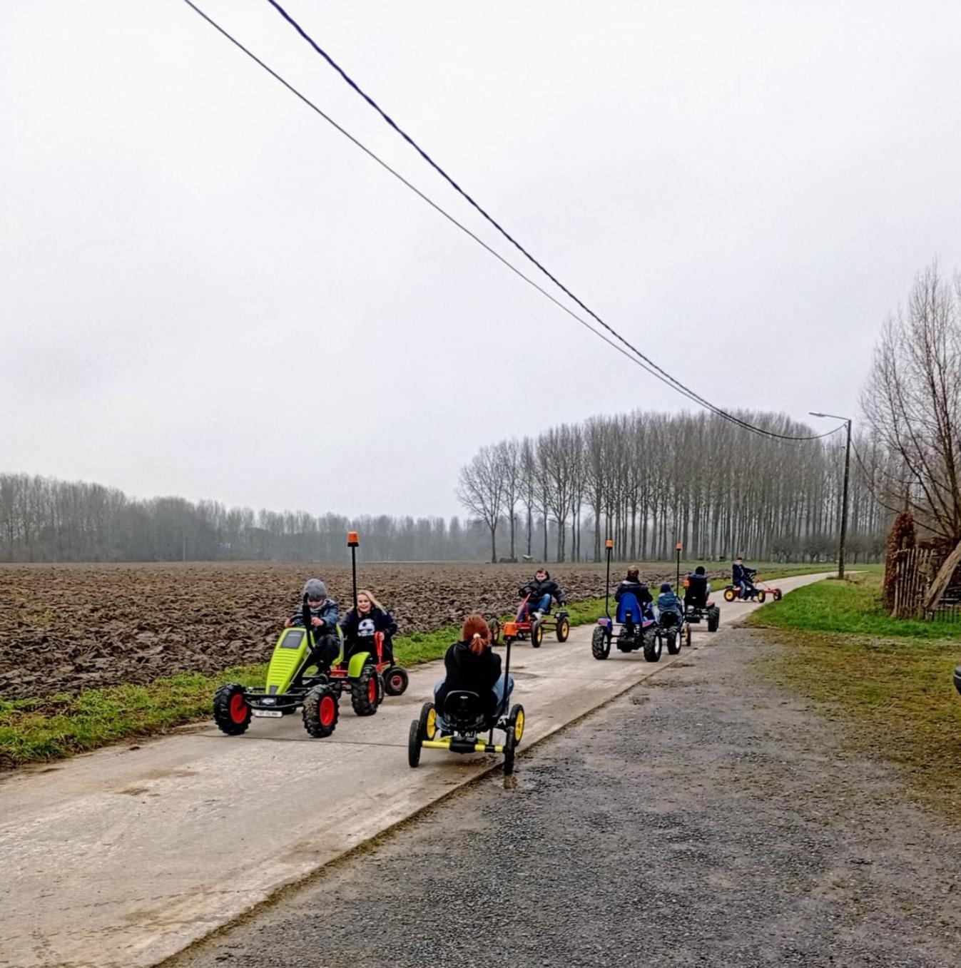 De Smishoeve Met Kinderpret, Dieren En Wellness Heers 외부 사진